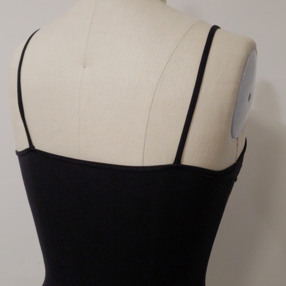 SOLD - Seamless layer tank black scoop neck - Picture 3 of 6
